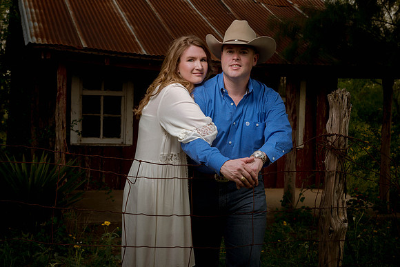 04_01_17 Jennifer and Travis Engagement-69-Edit