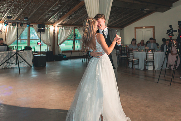 5-17-25_carissa AND JOEL WEDDONG-1730
