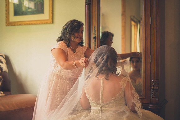 03_11_17 01 Jasmine Bourlon Wedding Getting Ready-352-2