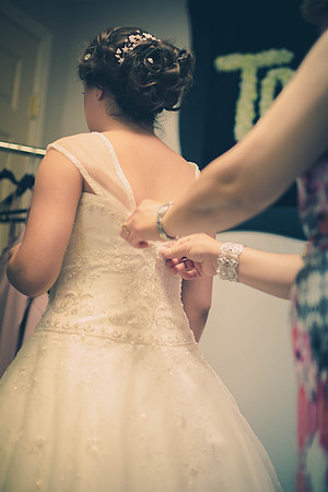 07_07_17 01 Maria & Carlos Wedding Getting Ready-223