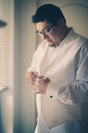 07_07_17 01 Maria & Carlos Wedding Getting Ready-177