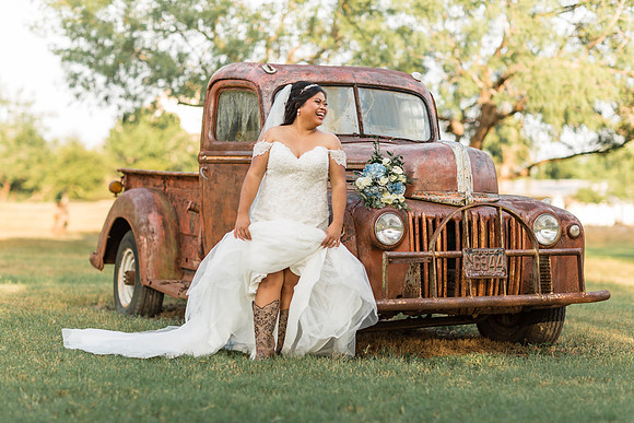 7-30-2018_Lisa Leal Bridals-130-2