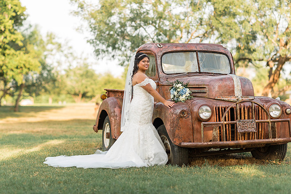 7-30-2018_Lisa Leal Bridals-120-2