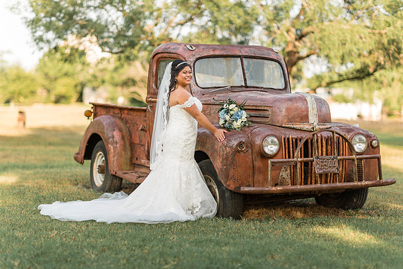 7-30-2018_Lisa Leal Bridals-85-2