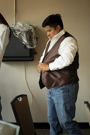 06_17_17 01 Jessyca & Mark Wedding Getting Ready-270