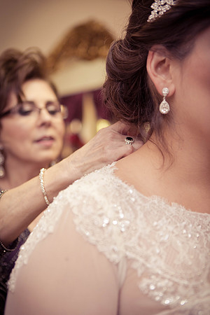 11_04_16 Karina and Joey Wedding Getting Ready-212