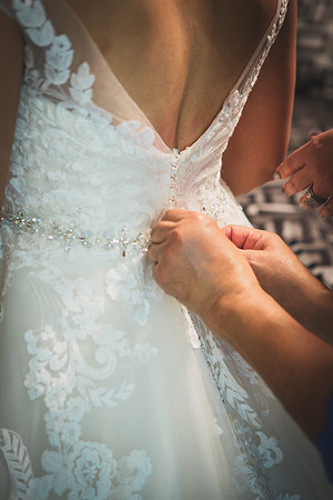 12_17_16 Cynthia & Oziel Wedding Getting Ready-366