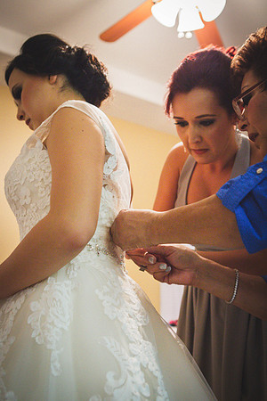 12_17_16 Cynthia & Oziel Wedding Getting Ready-345