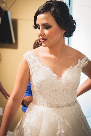 12_17_16 Cynthia & Oziel Wedding Getting Ready-370