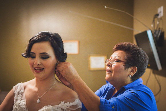 12_17_16 Cynthia & Oziel Wedding Getting Ready-386