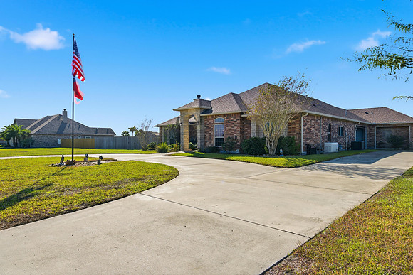 12-18-25 5425 Kitty Hawk Janice Cruz Realtor®P1001454_autoremove_11535569
