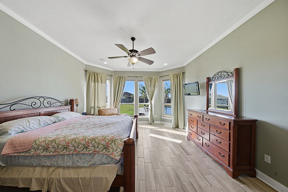 12-18-25 5425 Kitty Hawk Janice Cruz Realtor®P1001534