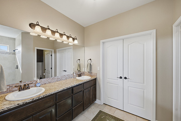 12-18-25 5425 Kitty Hawk Janice Cruz Realtor®P1001554