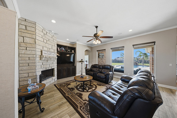 12-18-25 5425 Kitty Hawk Janice Cruz Realtor®P1001569
