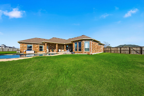 12-18-25 5425 Kitty Hawk Janice Cruz Realtor®P1001649_grass_b9438083-5bc2-4b64-aaed-98ca9e0375a7