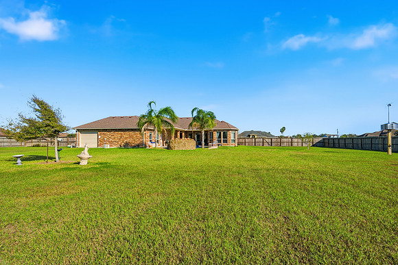 12-18-25 5425 Kitty Hawk Janice Cruz Realtor®P1001664