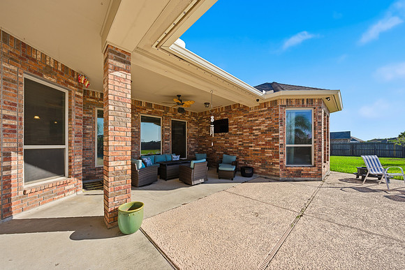 12-18-25 5425 Kitty Hawk Janice Cruz Realtor®P1001694