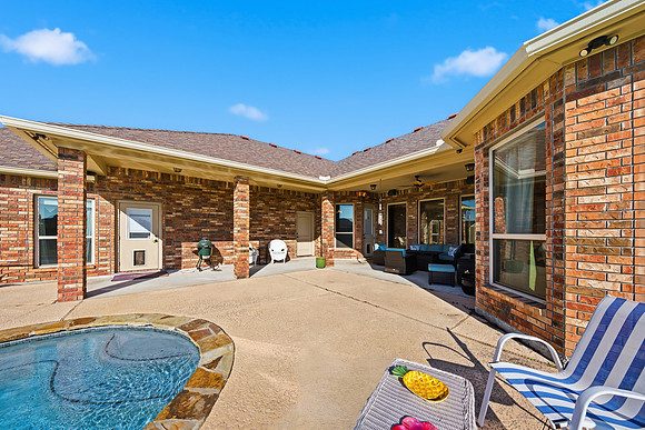 12-18-25 5425 Kitty Hawk Janice Cruz Realtor®P1001699