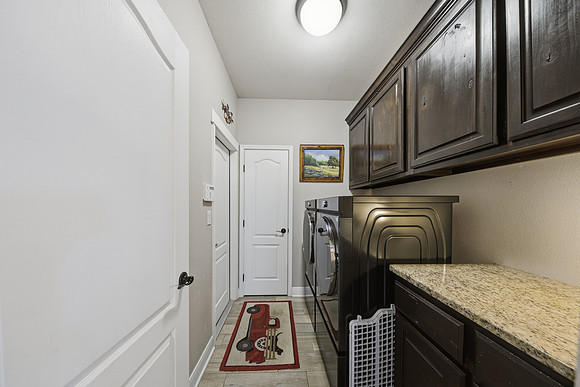 12-18-25 5425 Kitty Hawk Janice Cruz Realtor®P1001704