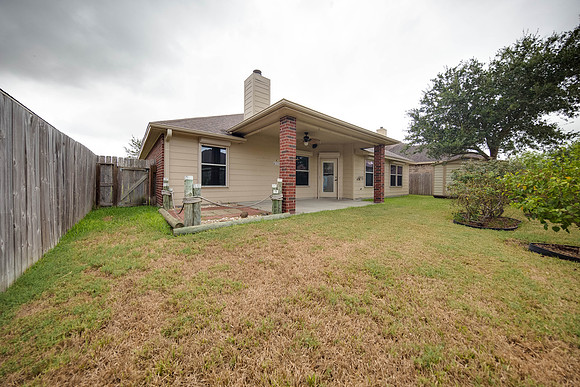 08_29_16 Amy Henderson Wind Hollow Dr-94LRE1