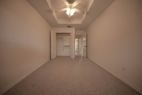 08_29_16 Amy Henderson Wind Hollow Dr-74LRE1