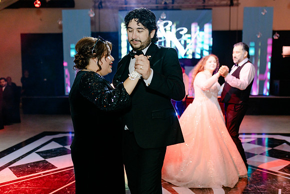VIANEY AND FREDDY-1408