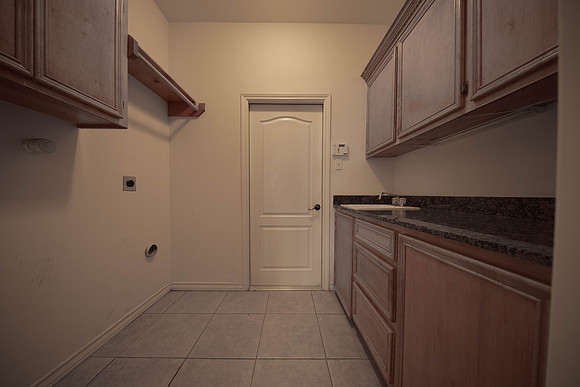 08_29_16 Amy Henderson Wind Hollow Dr-66LRE1
