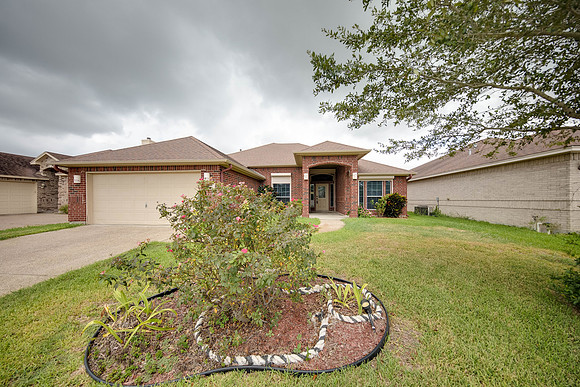 08_29_16 Amy Henderson Wind Hollow Dr-127LRE1