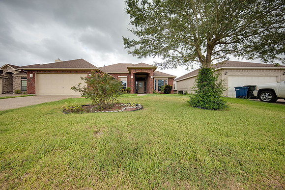 08_29_16 Amy Henderson Wind Hollow Dr-109LRE1