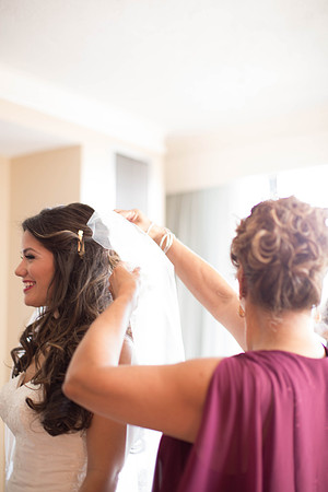 10_22_16 Candice & Anthony Wedding Getting Ready-642
