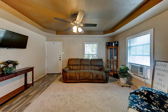 07_13_23 Matthew Forester 4550 Elvira Dr-119_121_22Matthew Forrester