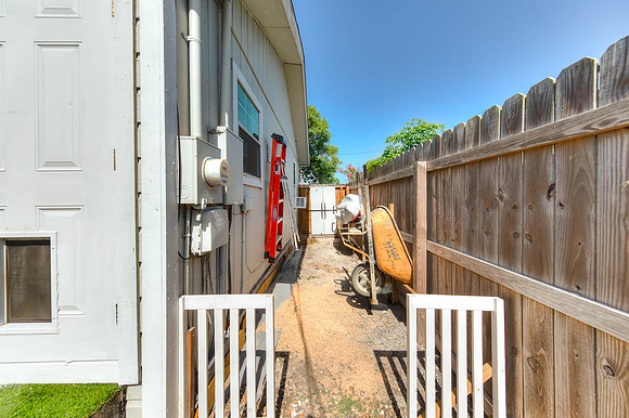 07_13_23 Matthew Forester 4550 Elvira Dr-111_67_39Matthew Forrester_EXT