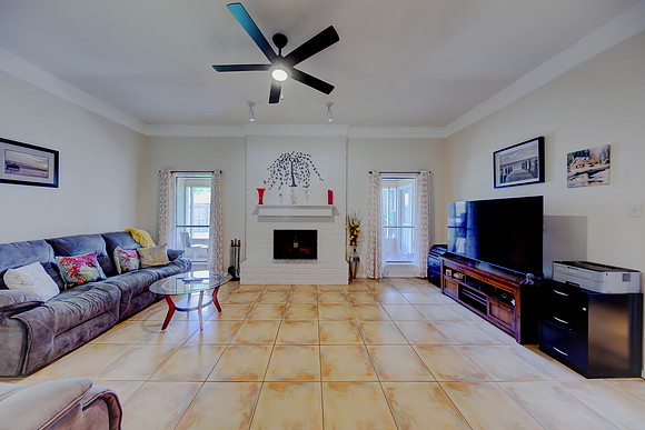08_31_23 Matthew Forester 3506 Picadilly Ln-16_7_8MForester_Int