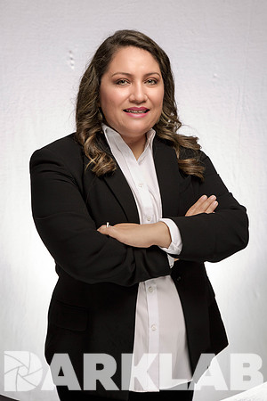 5-15-2018_Isabel Headshots-110-Edit