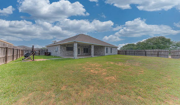 06_06_24 Ashley R 1480 W Virginia Cir-Kingsville, TX, United States-223_2_4_5_6Ashley EXT2_LuminarNeo-edit