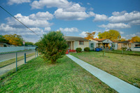 11_07_23 moms house-125_4_6MOM INT_LuminarNeo-edit-Edit