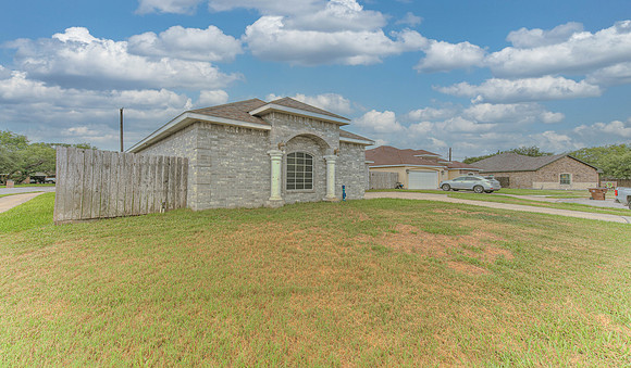 06_06_24 Ashley R 1480 W Virginia Cir-Kingsville, TX, United States-12_3_4_5_6Ashley EXT_LuminarNeo-edit