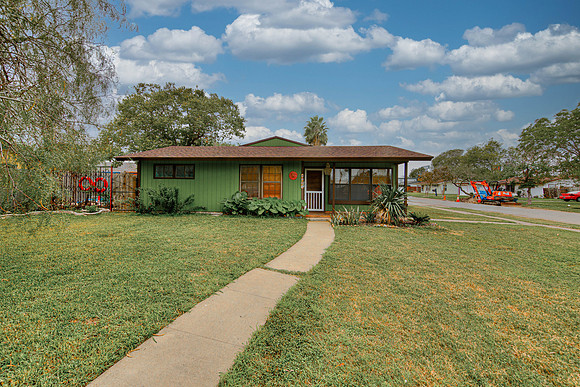 11_28_23 Matthew F 4701 wILLOWBROOK-134_5_6Matt EXT_LuminarNeo-edit