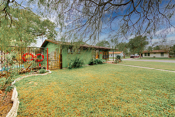 11_28_23 Matthew F 4701 wILLOWBROOK-140_1_2Matt EXT_LuminarNeo-edit