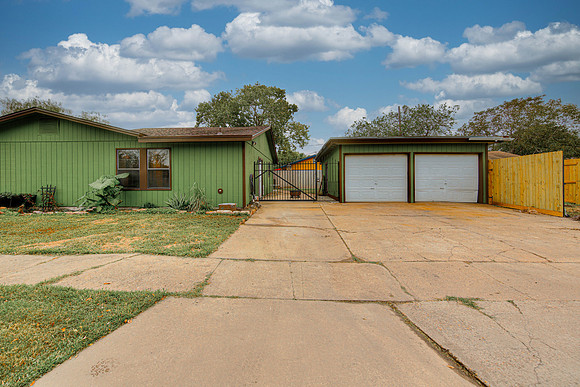11_28_23 Matthew F 4701 wILLOWBROOK-125_6_7Matt EXT_LuminarNeo-edit