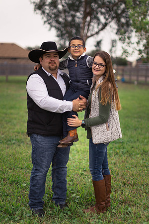 11-22-2018_Family Photos-25