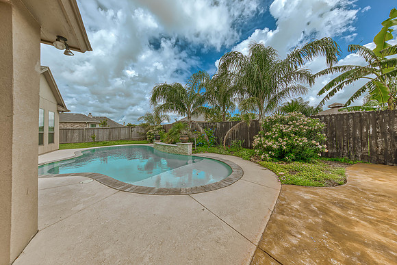 EXTERIOR_06_01_20  Brenda Garcia 3110 N Oso-59-2