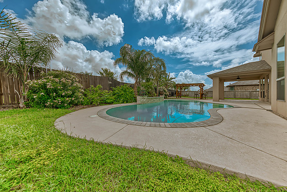 EXTERIOR_06_01_20  Brenda Garcia 3110 N Oso-63-2
