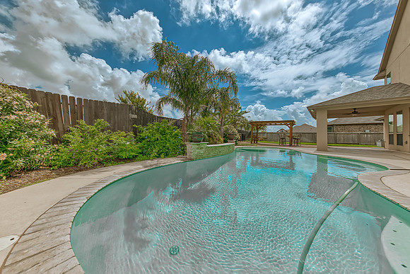 EXTERIOR_06_01_20  Brenda Garcia 3110 N Oso-67-2