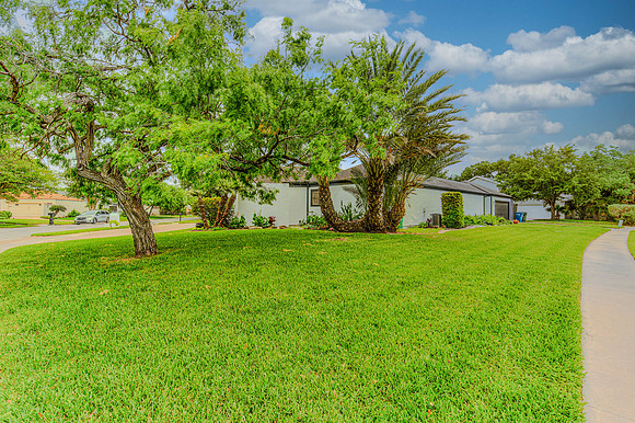 04_15_24 Brenda Garcia 5305 Sugarcreek-4_5_6Alissa_EXT_LuminarNeo-edit