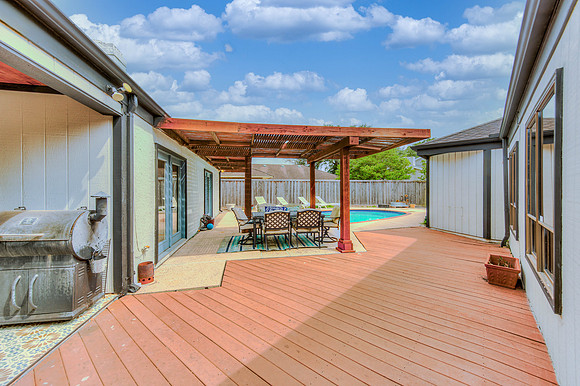 04_15_24 Brenda Garcia 5305 Sugarcreek-142_3_4Alissa_EXT_LuminarNeo-edit