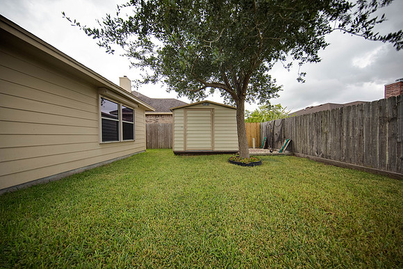 08_29_16 Amy Henderson Wind Hollow Dr-103LRE1