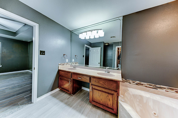 07_20_23 Kimberly Gonzalez 5117 Kings-109_11_12KGonzalez_interior