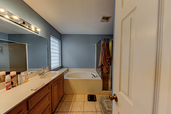 07_20_23 Brenda Garcia 5902 Cornell Dr-89_91_92BGarcia_Int