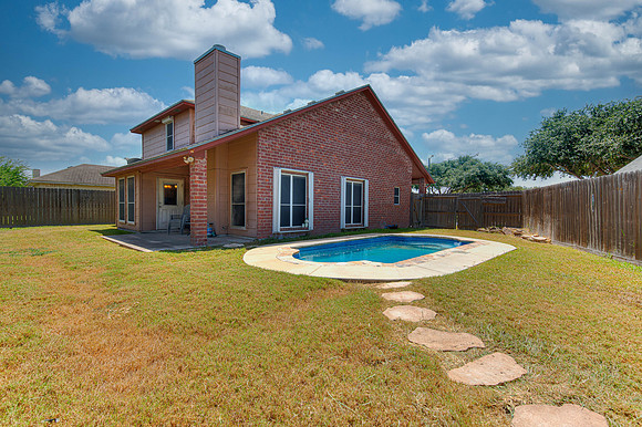 07_20_23 Brenda Garcia 5902 Cornell Dr-125_6_8BGarcia_EXT_LuminarNeo-edit
